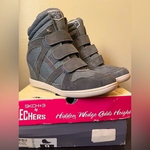 Skechers Women's Sz 9 Plus 3-Raise Hidden Wedge Fashion Sneaker Gray Shimmer